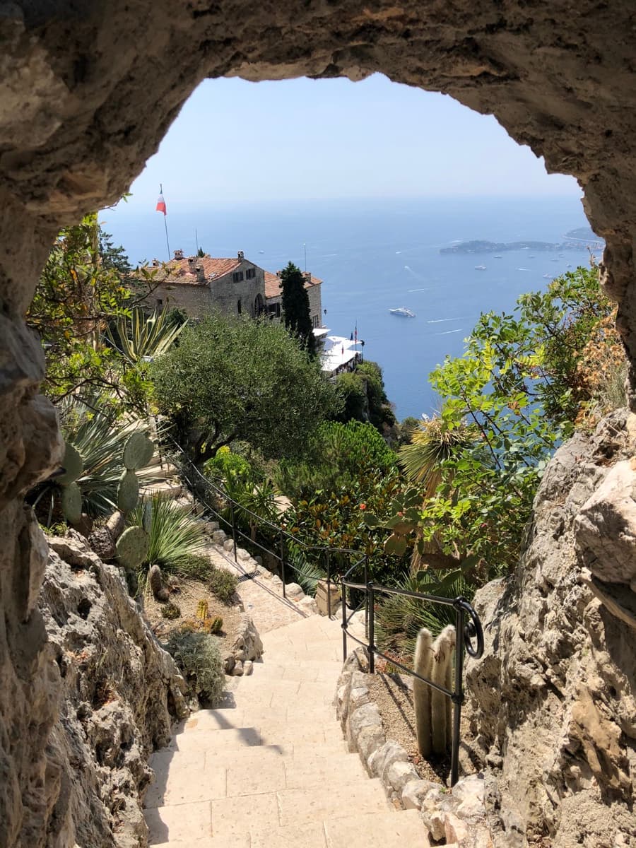 Jardin Exotique d'Eze — œil de pierre